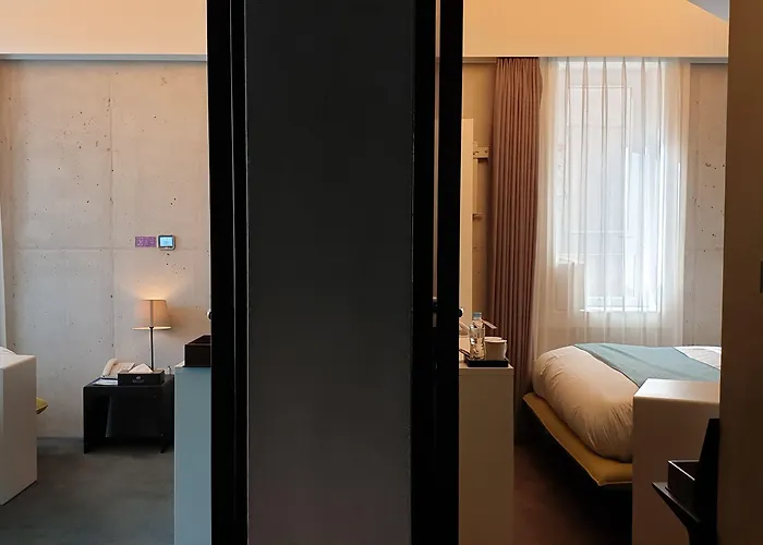 Cocomo Hotel